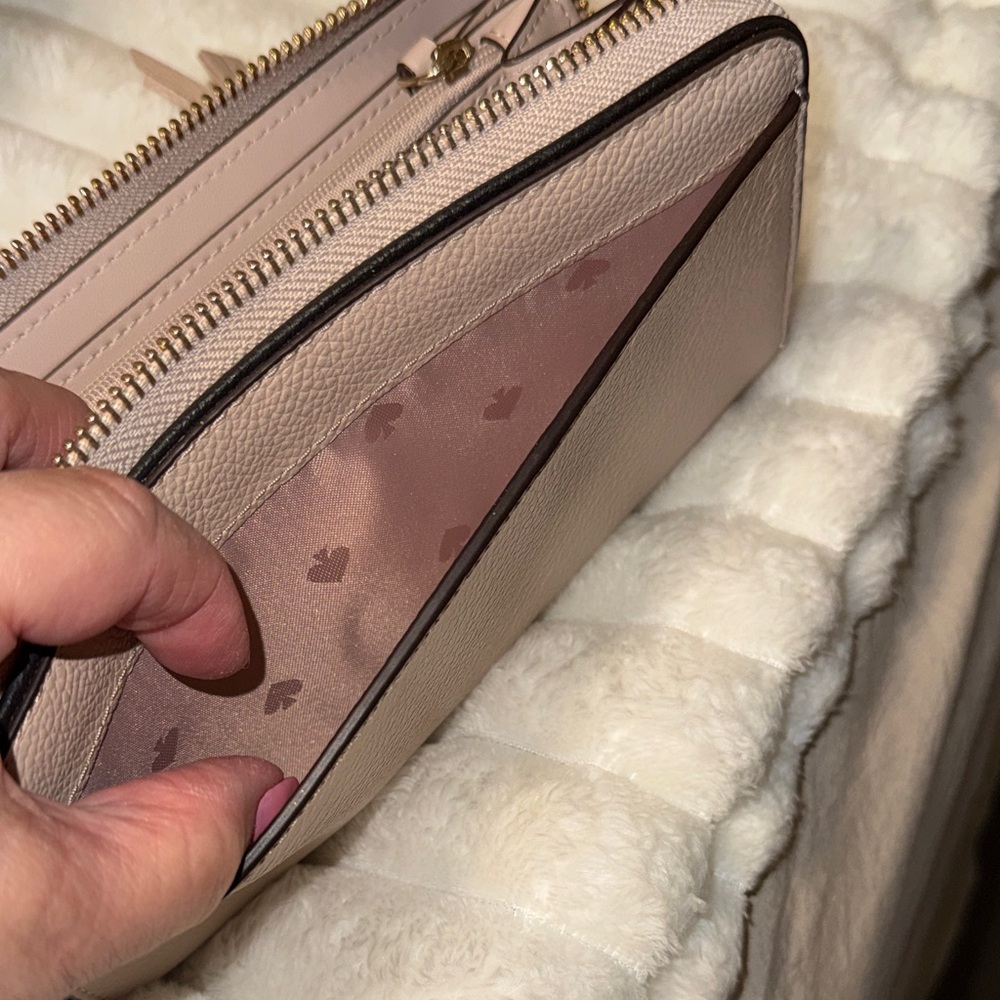 Authentic Kate Spade Crossbody Bag with Wallet Pebble Leather EUC - Picture 4 of 10